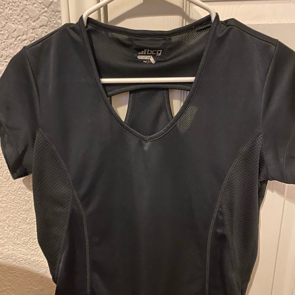 Dry athletic shirt